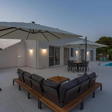 Villa San Lorenzo Beach Reitani